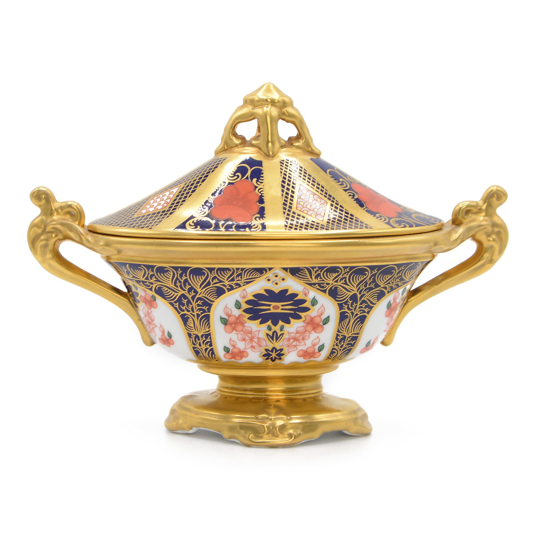 Royal Crown Derby Imari 1128 pattern twin handled pedestal dish and cover, with printed marks and date cipher for 2000 beneath, H15cm