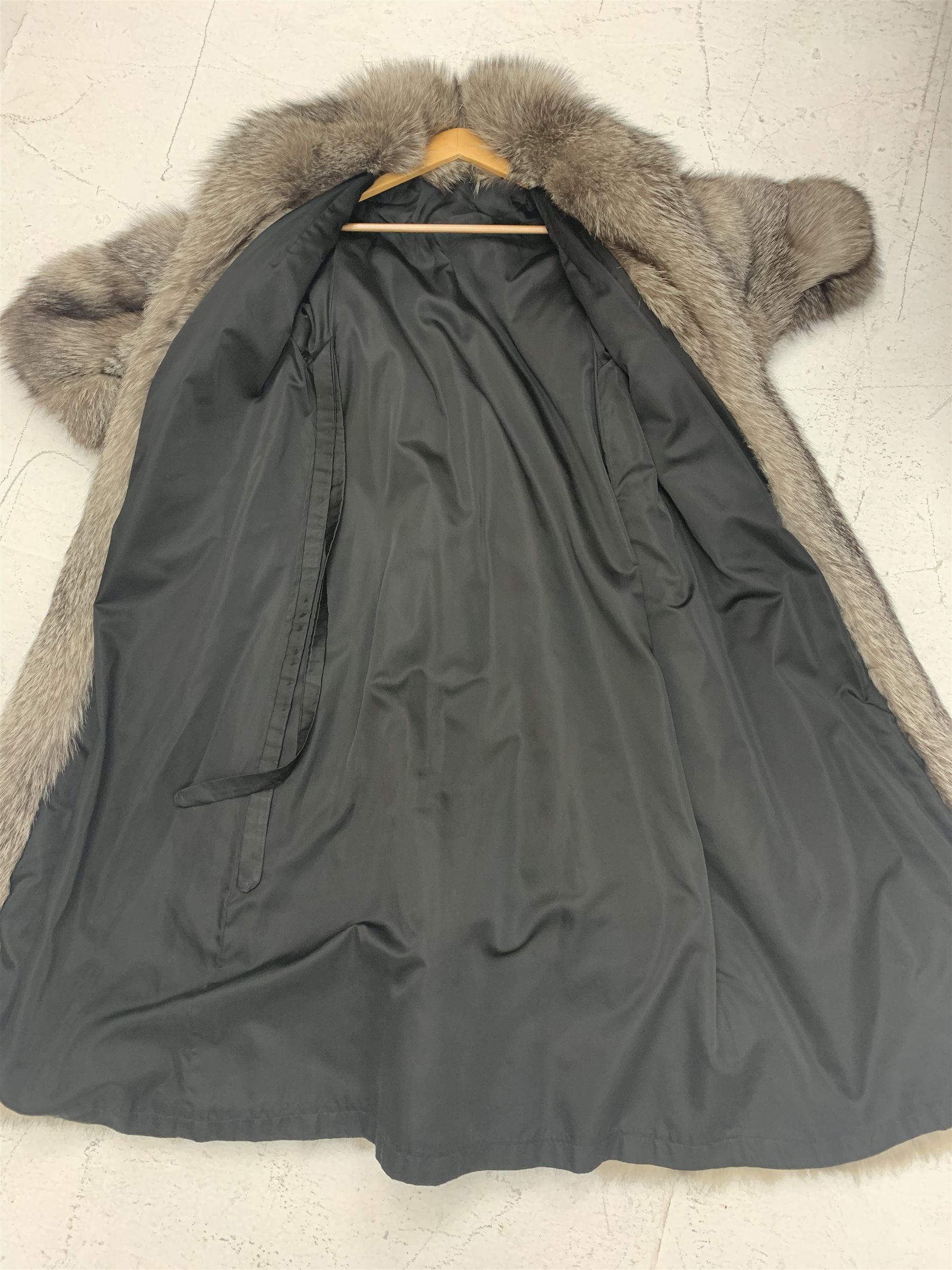 Fine quality full length Silver Fox fur Coat, approx. size 12 - 14, (underarm to underarm measures 55cm)
