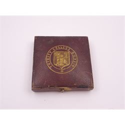 Victorian Trinity College Dublin silver medal, depicting bust of Elizabeth I, with arms of the college verso, awarded to Johannes Jacobus Browne S 1859,  Politica Et Literus Anglicis, in tooled leather fitted case with gilt detailing