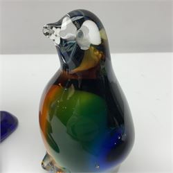 Murano glass clown, together with two glass penguin paperweights, clown H28cm