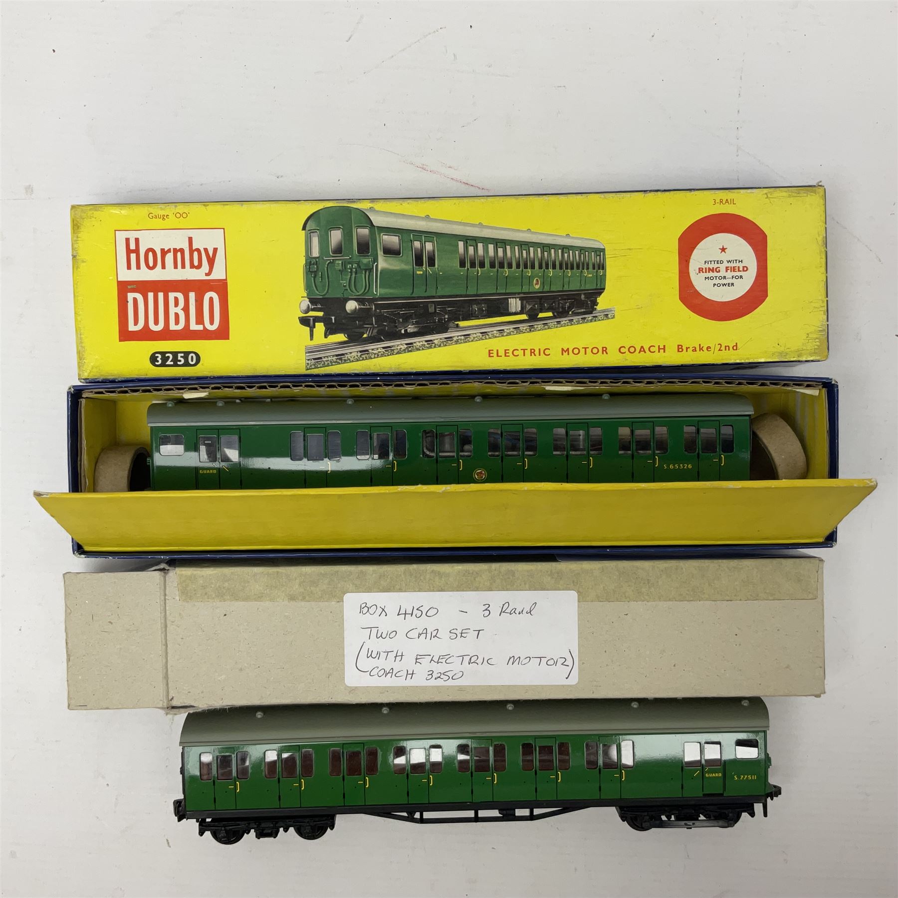 Hornby Dublo - 3-rail 3250/4150 BR (S) Electric Motor Coach with Driving Trailer 2-car EMU unit in BR green Nos.S.65326 and S.77511; Motor coach in original box with instructions and trailer unboxed (2)