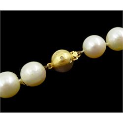 Single strand cultured white / pink pearl necklace, with 18ct gold diamond set clasp, hallmarked