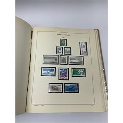 Collection of mostly mint Canadian stamps from 1952 onwards, including some higher values, housed in a 'Schaubek Briefmarken Album Nr944 Kanada' 