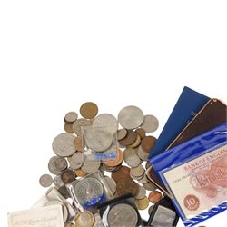 Mainly Great British coins, including approximately 19 grams of Great British pre-1920 and approximately 58 grams of Great British pre-1947 silver coins, keyring with silver panel, commemorative crowns, banknotes, etc