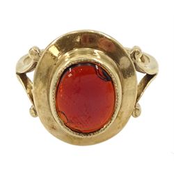 9ct gold single stone cabochon garnet ring, Birmingham 1979