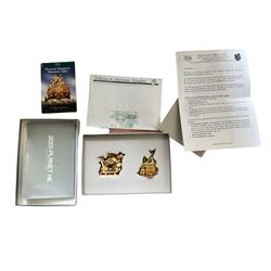 Harmony Kingdom miniatures, ‘Minx on the moon’ and ‘Wolfe in space’, in box with original box and paperwork