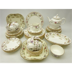  Royal Worcester 'Pekin' pattern matched part dinner and teaware   