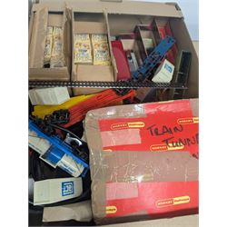 Collection of model railway and diecast cars, including Triang Hornby 00 gauge steam locomotive, Lledo Days Gone and Britains cars, etc some boxed