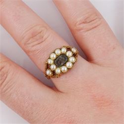 George III gold split pearl mourning ring, with engraved foliate decoration shank, dated 1818