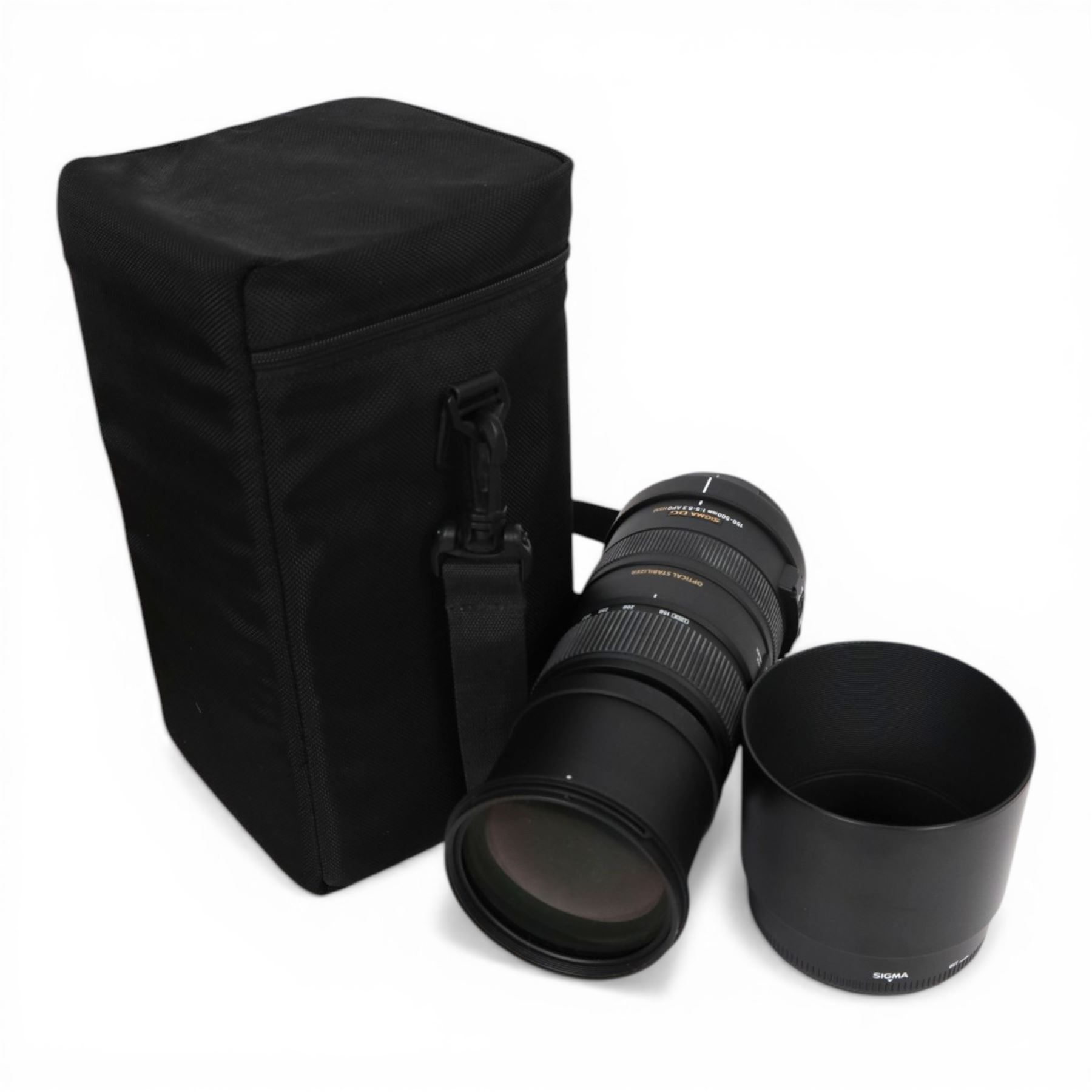Sigma DG 150-500mm 1:5-6.3 APO HSM lens, in soft carry case