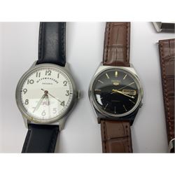 Seiko 5 automatic wristwatch Cal. 7009A, black dial with day-date aperture, Seiko Kinetic auto relay wristwatch and four other watches (6)