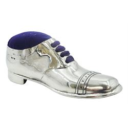 20th century silver mounted novelty pin cushion modelled as a brogue shoe, hallmarked S Blanckensee & Son Ltd, Birmingham, probably 1913, L13cm