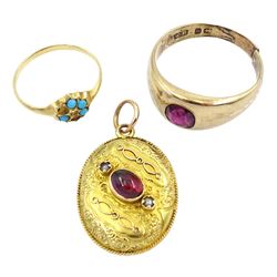 Victorian 9ct gold single purple/pink stone set ring, Birmingham 1884, 15ct gold cabochon garnet and split pearl pendant and a 15ct gold turquoise ring