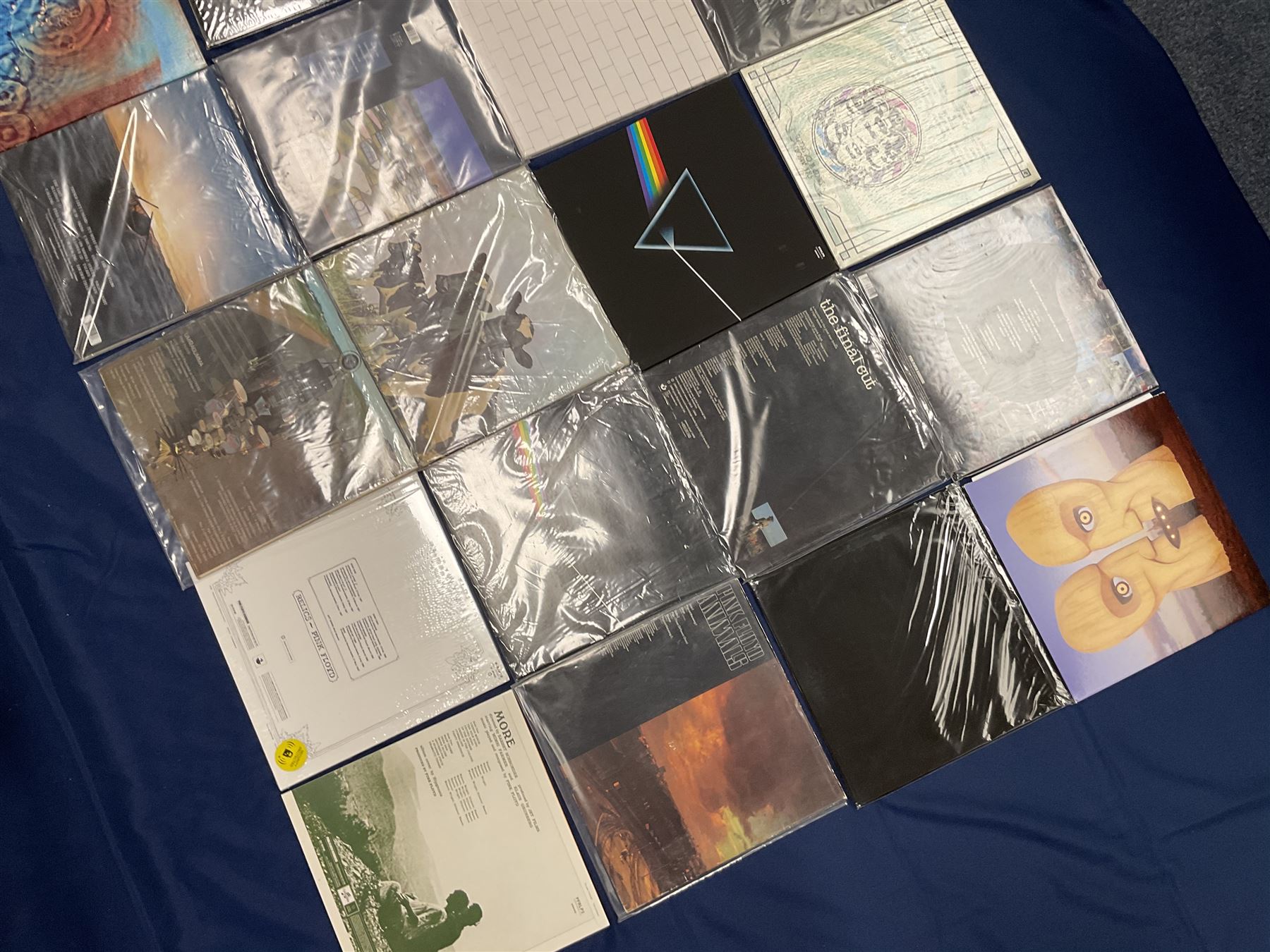 Pink Floyd vinyl LPs including 'Delicate Sound of Thunder', 'Relics', 'A Momentary Lapse of Reason', 'The Wall', 'Wish You Were Here' etc (20)