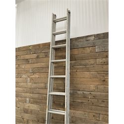 Clima pair extending aluminium ladders - 3.1m closed, extended 5.6m
