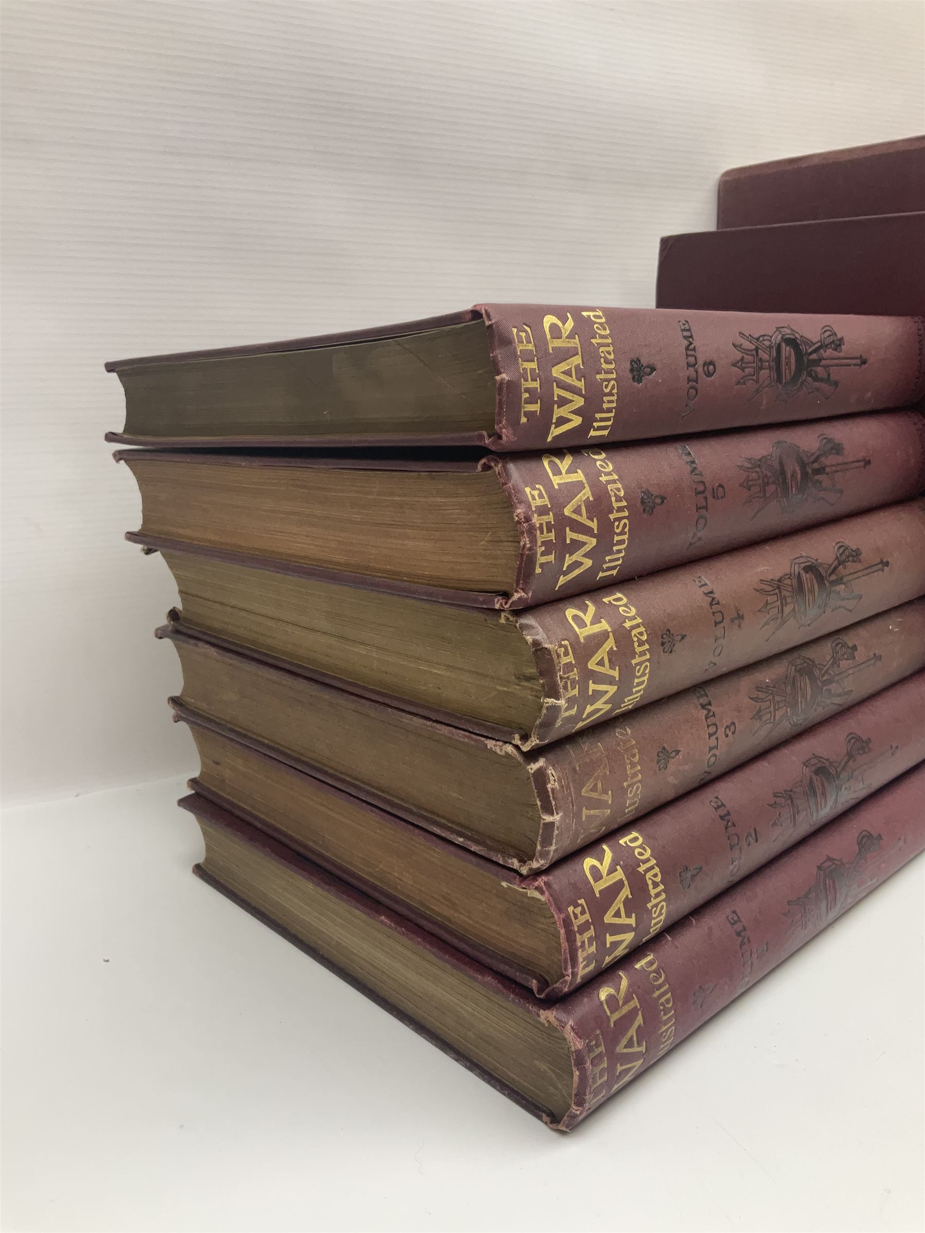 Wilson H.W. (Ed.): The Great War. The Standard History of the All-Europe Conflict. 1914-1919 Amalgamated Press. Uniformly bound in maroon/black cloth; and The War Illustrated. Seven bound volumes (Ex.8) 1914-1919. (20)