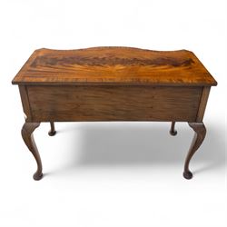 20th century figured walnut serpentine dressing table, moulded top with book-matched veneers over an arrangement of five drawers fitted with brass swan neck handles, on cabriole supports with shell carved knees