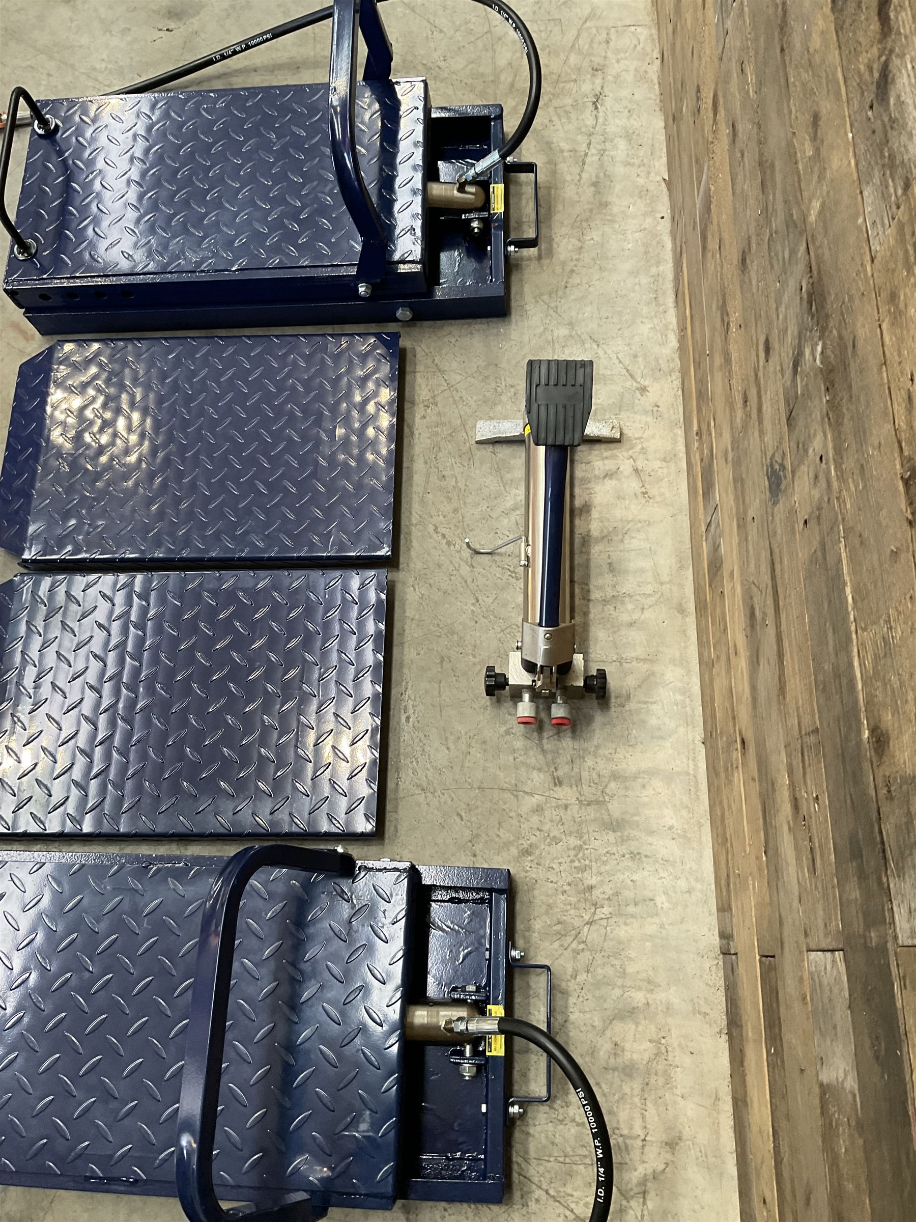 Heavy duty CR06XHD hydraulic vehicle car ramps