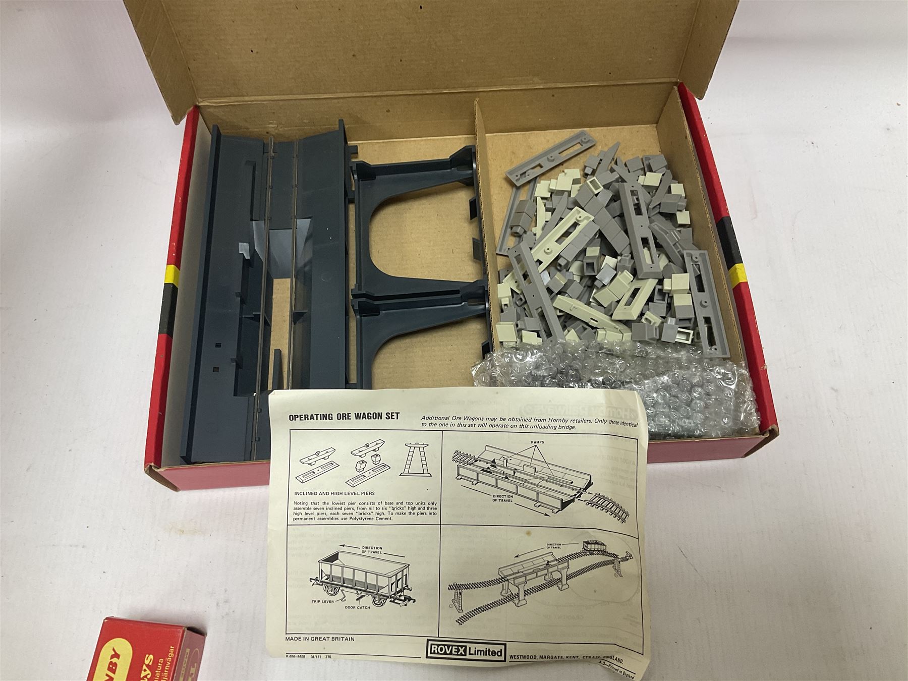 Hornby/Tri-Ang ‘00’ gauge - fifteen goods wagons to include freightliners with containers, ore wagons, closed vans etc; together with R404 Operating ore wagon set; all boxed (16) 