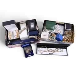 Silver jewellery, including locket, gate bracelet, St Christopher, silver-gilt hoops and b...