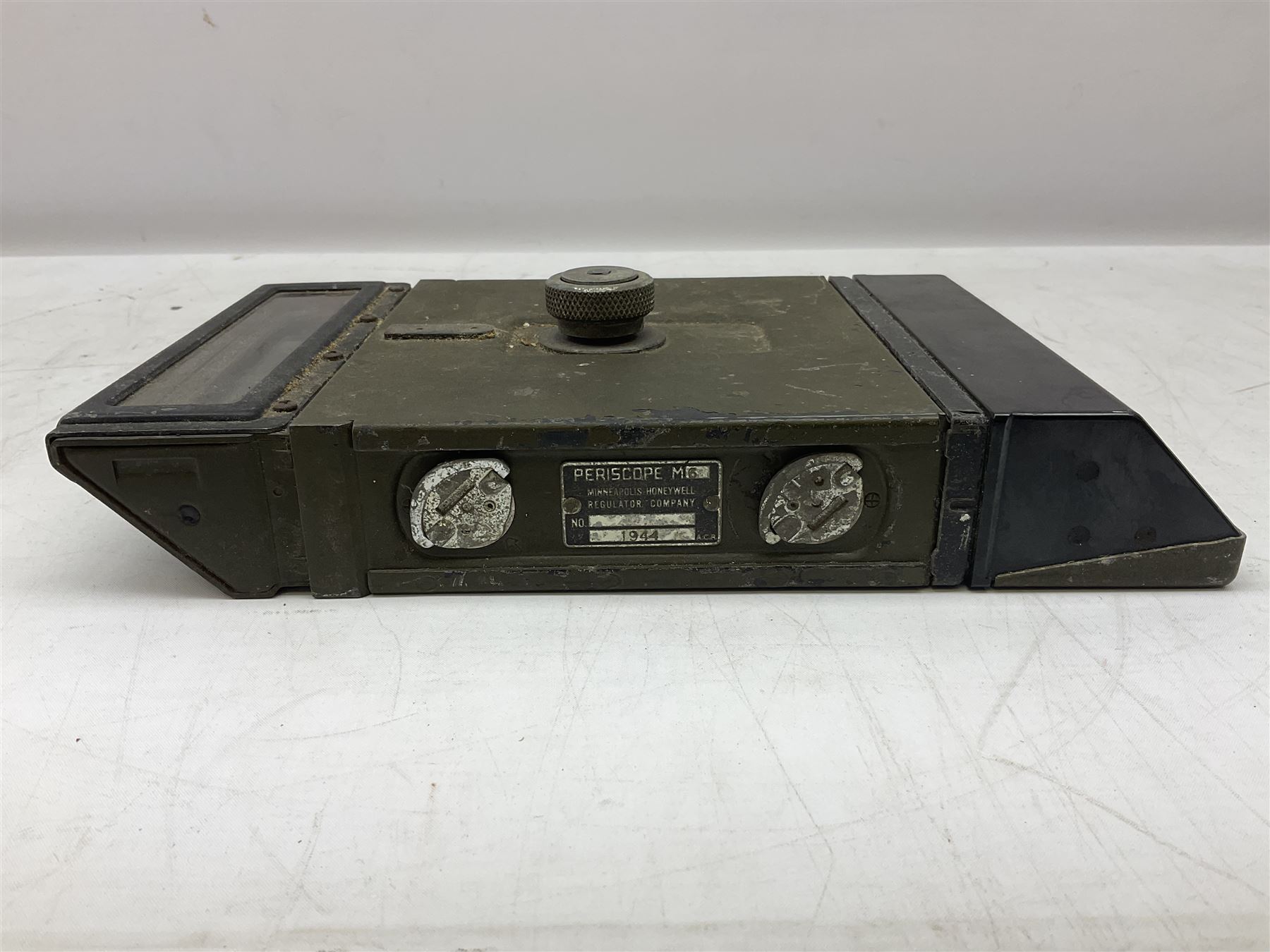 WW2 M6 Sherman tank periscope dated 1944 by the Minneapolis-Honeywell Regulator Company H28cm