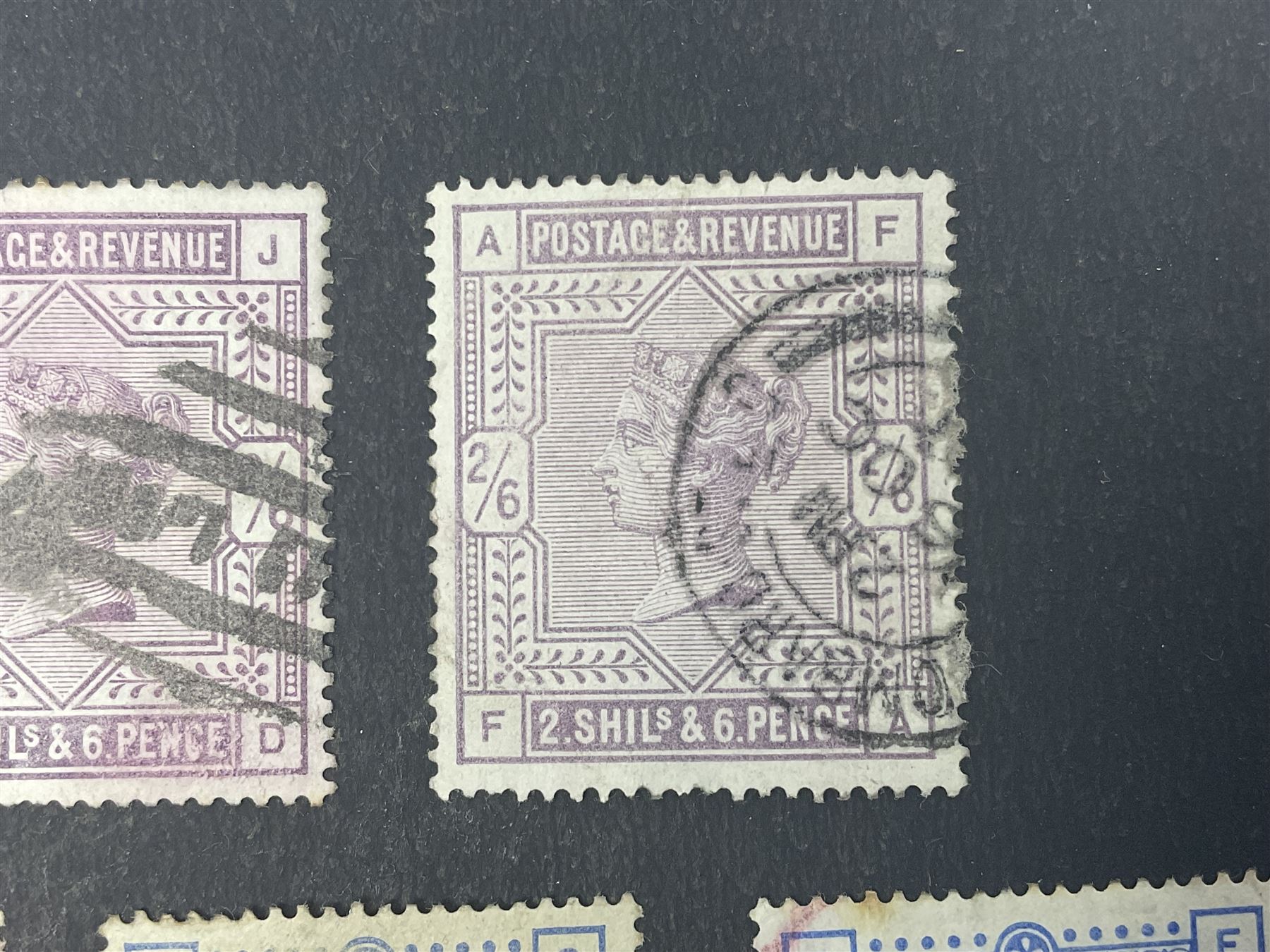 Great Britain Queen Victoria 1883-4 stamps, comprising three two shillings and sixpence, two five shillings and two ten shillings, all used, all previously mounted