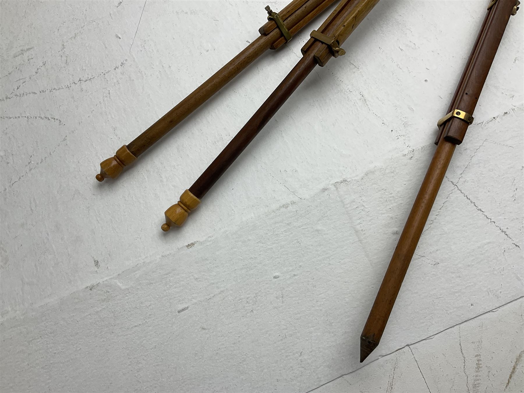 Early 20th century Ross London brass gunsight L67cm now as a telescope with Gaskell & Chambers bracket on hardwood and brass adjustable tripod marked 'Stands Inst No.16 Mk.1'