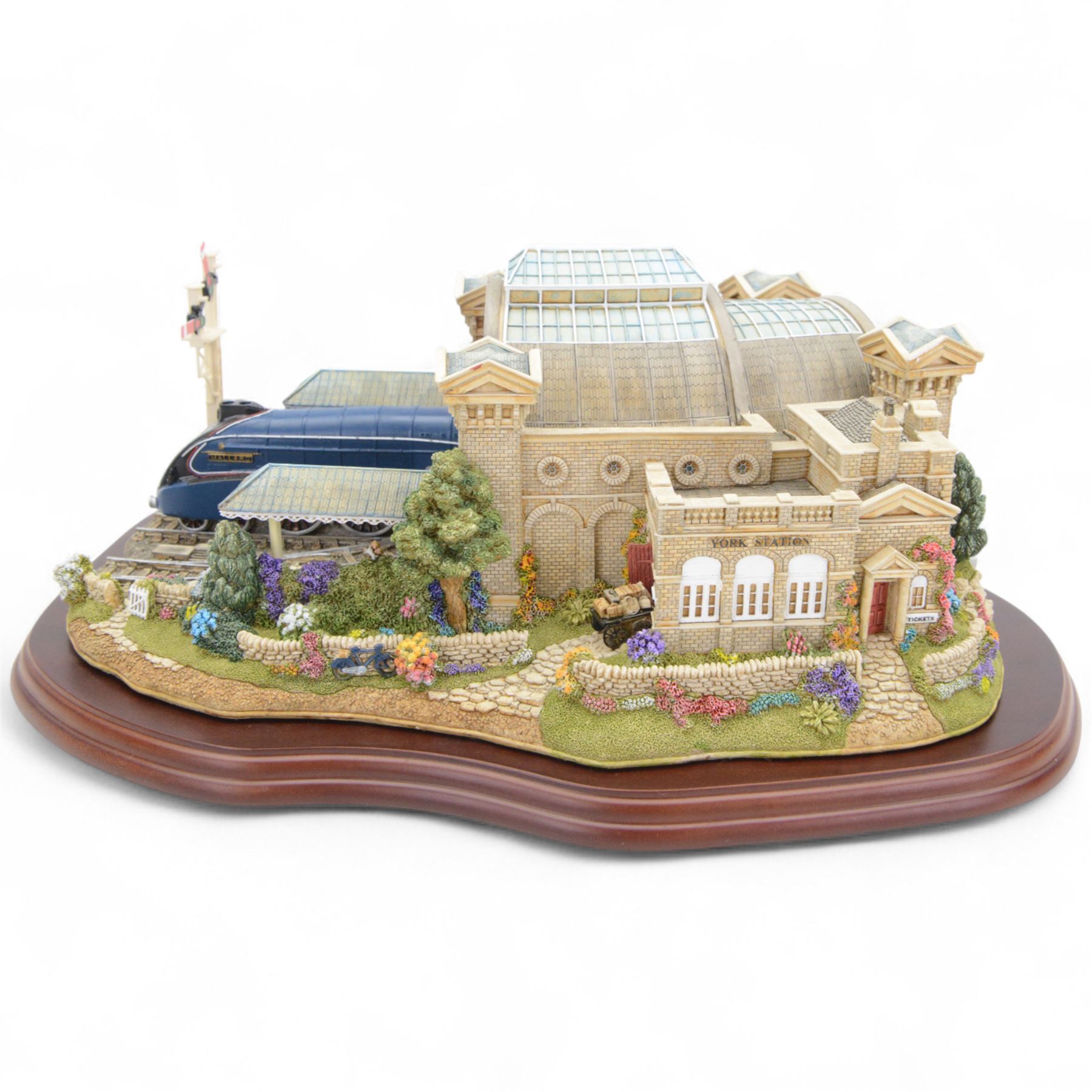 Lilliput lane The Mallard Record Breaker | Wood, Metal & Other