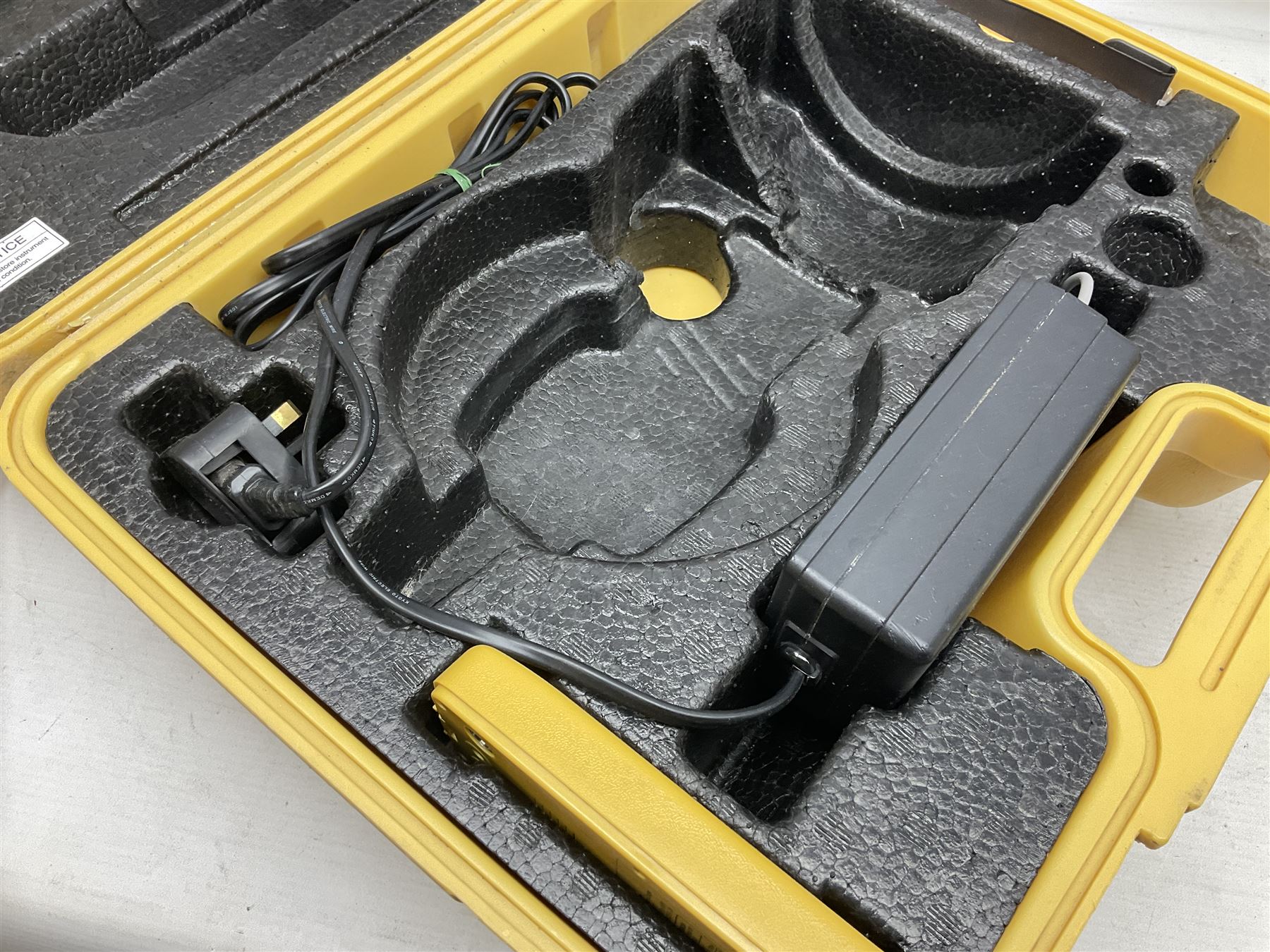 Topcon land surveying equipment - GTS 226 Electronic Total Station, serial no.UN4962; in carrying case with charger and spare battery; together with Leica tripod (2)