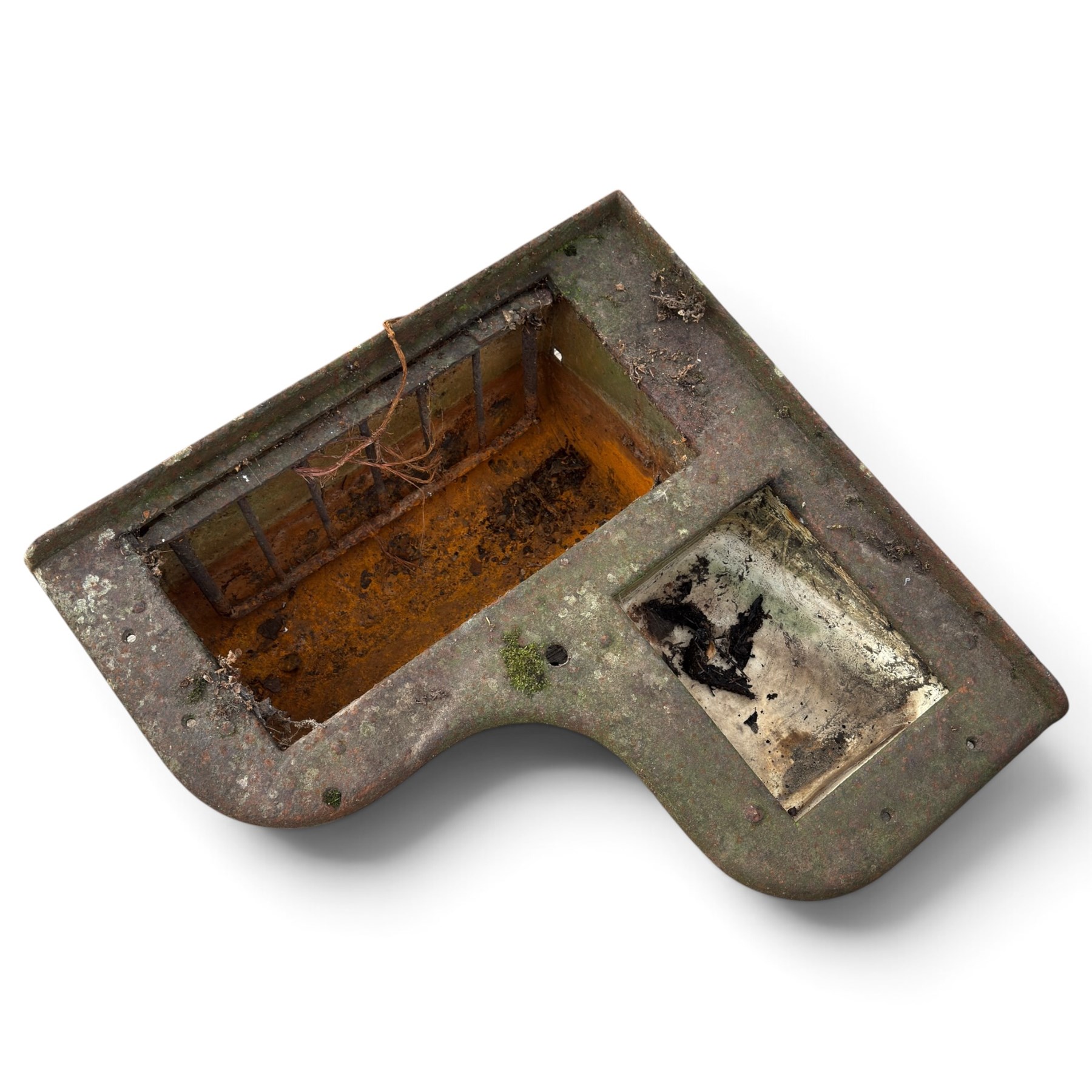 Large Victorian cast iron double-compartment corner stable manger, incorporating a barred feed trough and water bowl