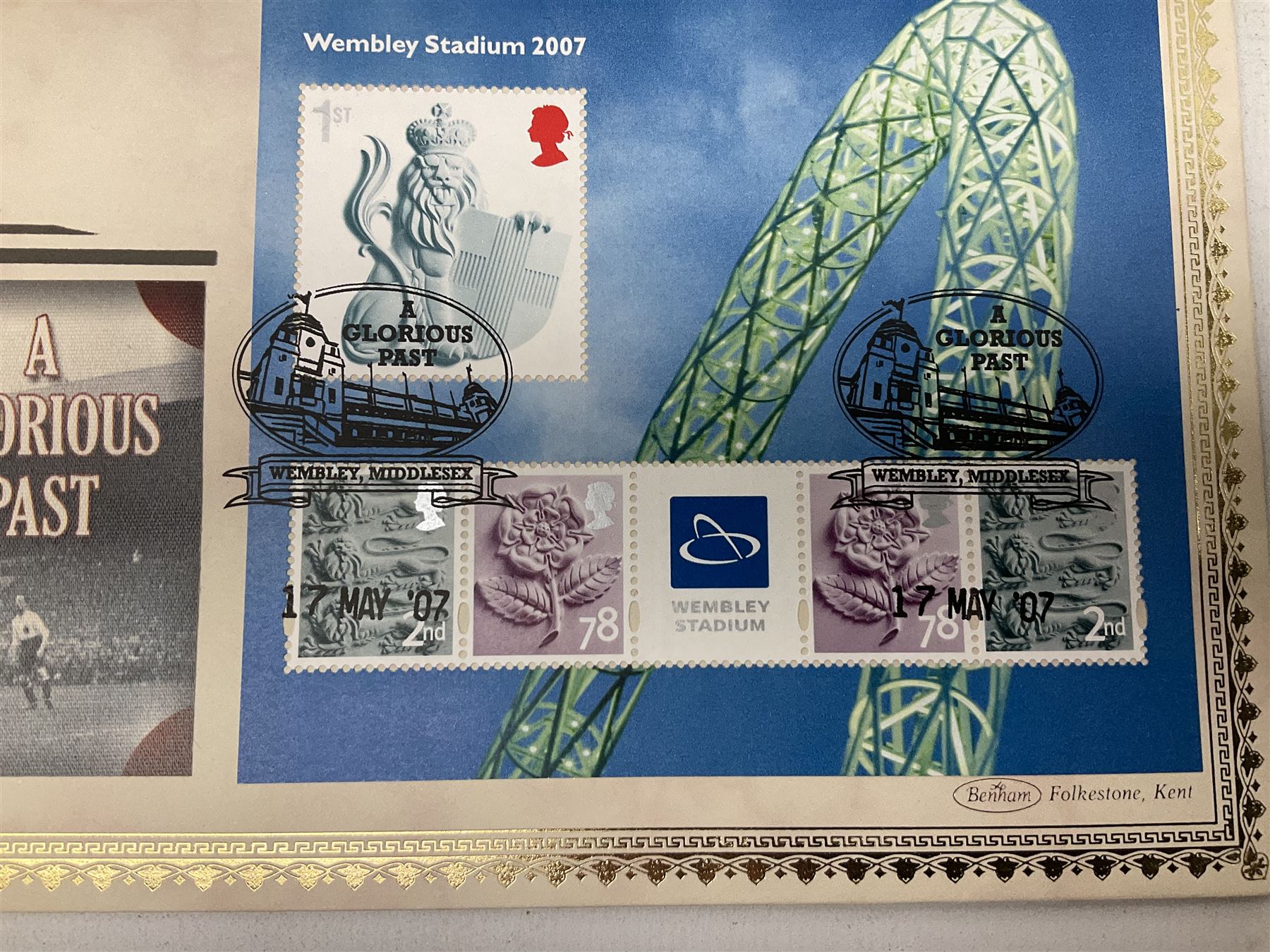 Eight coin covers including, 'Her Majesty Queen Elizabeth II 70th Birthday' containing a 1996 Canadian one ounce silver coin, three coin covers commemorating the 21st Birthday of HRH Prince William each containing a silver coin, '1895 1952 A Tribute to HM King George VI' containing a South Africa 1952 five shilling coin, 'The Notting Hill Carnival' containing a 1998 fifty pence etc (8)