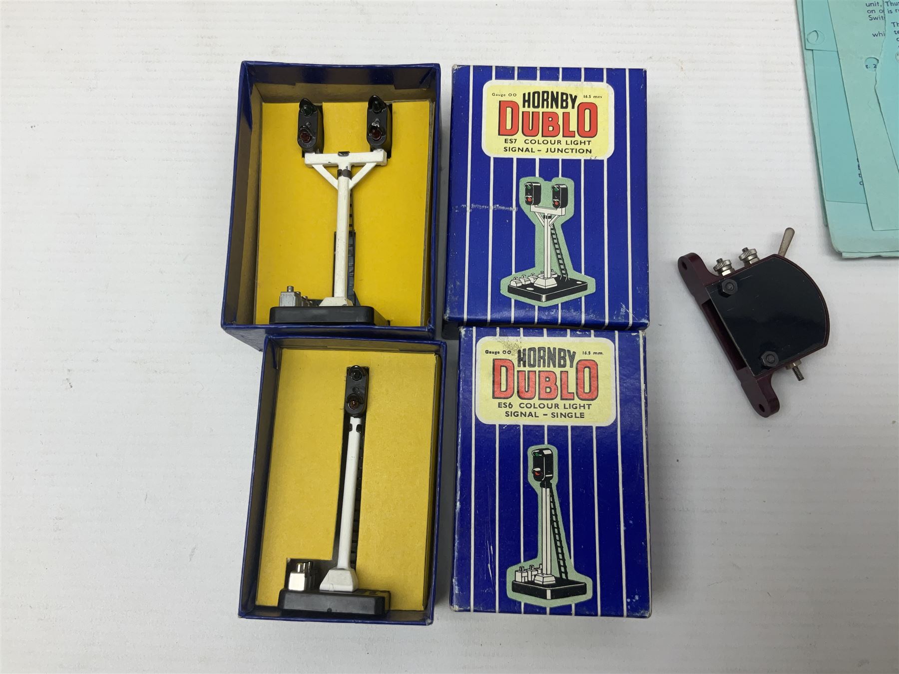 Hornby Dublo - 2-rail, 2400 TPO Mail Van Set; Engine Shed Kit - 2-Road (with additional empty box); four electrically operated switch points; uncoupling rails; buffer stops; three signals; loading gauge etc; all boxed