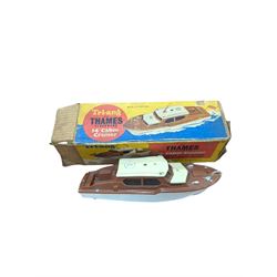 Triang 413 S Thames Clockwork 14