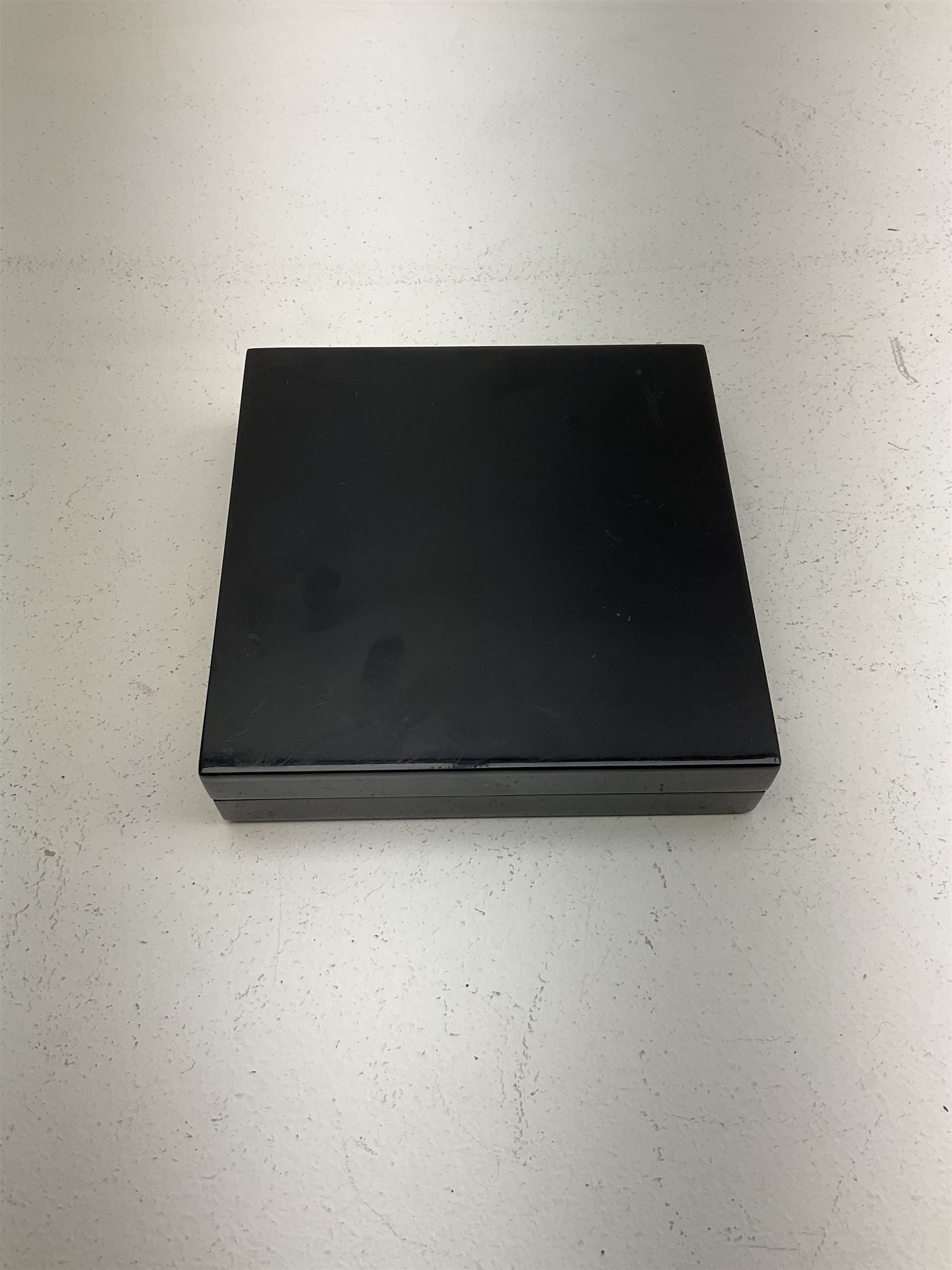 Queen Elizabeth II Tristan Da Cunha 2015 'The Five Portraits of Her Majesty' fine silver proof five ounce five pound coin, cased 