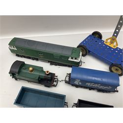 Hornby '00' gauge - Class 35 Hymek Diesel Hydraulic B-B locomotive No.D7063; Class 101 Holden Tank 0-4-0 locomotive No.101; nine wagons/coaches; track and controller; and 1978 catalogue; together with small quantity of loose Meccano with two booklets; all unboxed