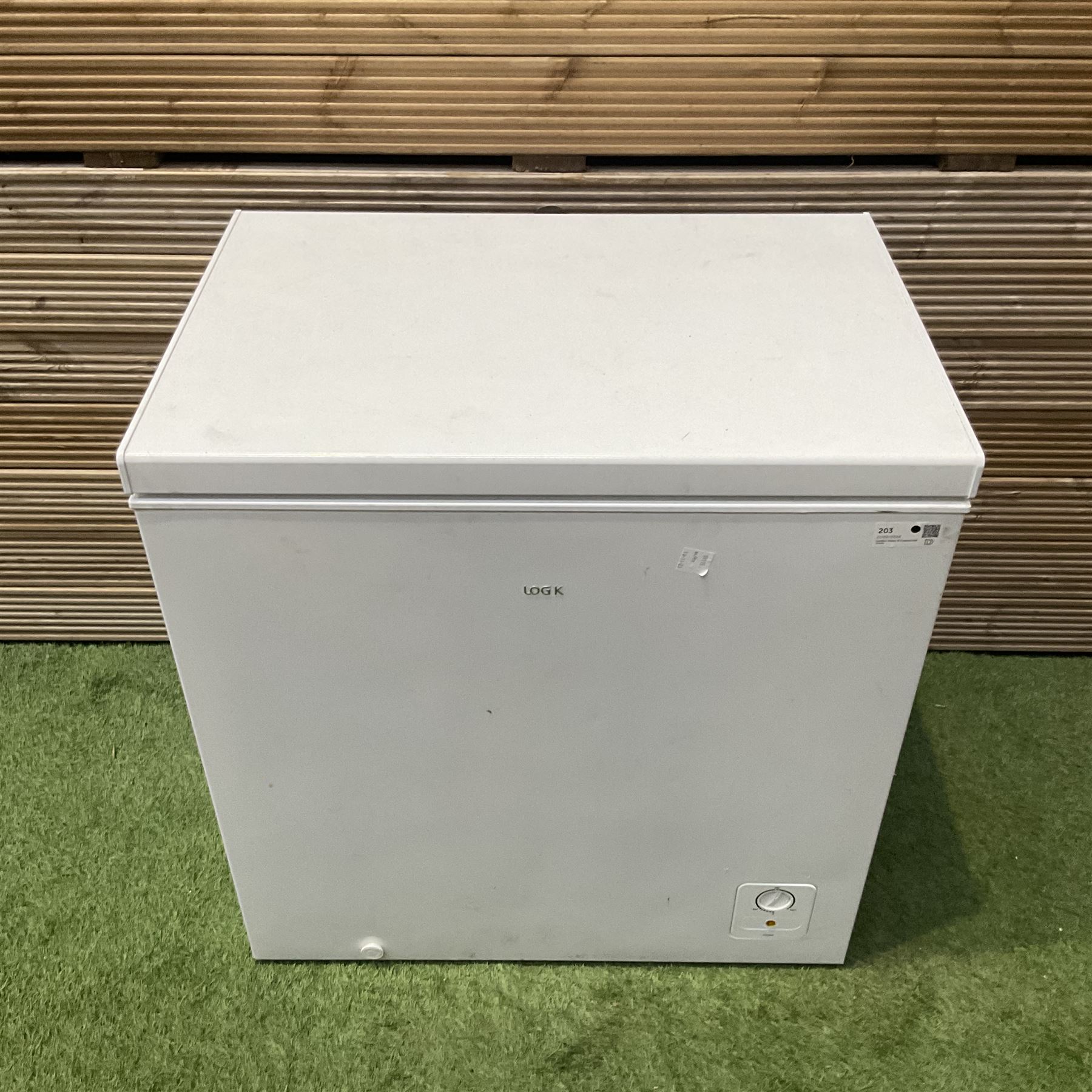 Logik  L198CFW20 chest freezer in white  - THIS LOT IS TO BE COLLECTED BY APPOINTMENT FROM DUGGLEBY STORAGE, GREAT HILL, EASTFIELD, SCARBOROUGH, YO11 3TX