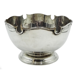  Victorian silver Monteith style rose bowl by Wakely & Wheeler, London 1900, approx 15oz  