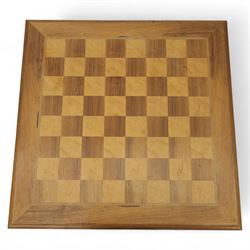 Late 20th century, walnut and burr chess table, inlaid top with alternating burr and walnut squares, raised on four slender cabriole supports 