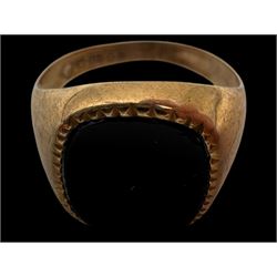 22ct gold thin wedding band, two 9ct gold onyx signet ring and a 9ct gold chain, all hallmarked