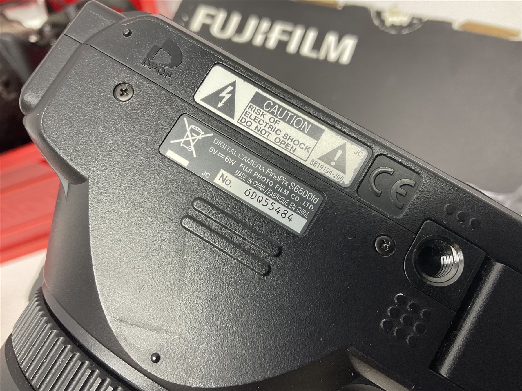 Minolta Dynax 5xi camera body serial no 17222646 with 'AF Zoom Xi 28-80mm 1:4(22)-56' lens serial no 17220881, Minolta SRT101 camera body serial 1944687, Lumix camera body serial no K6SC10168 etc 