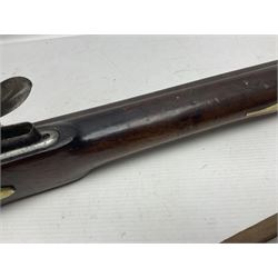 Early 19th century Brown Bess .75cal. flintlock musket, the 96.5cm(38