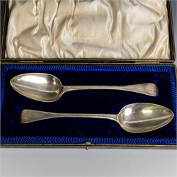 Pair of Georgian silver Old English pattern table spoons, William Chawner II, London 1820, contained within a fitted tooled leather case
