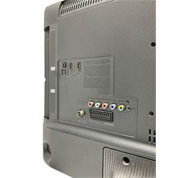 Small Samsung tv with remote 