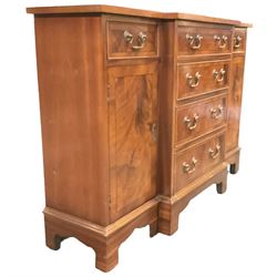 Small late 20th century Georgian design mahogany break-front sideboard, crossbanded top over six drawers and two cupboards, on bracket feet