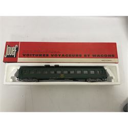 Jouef ‘HO/00’ gauge - Flandre Riviera electric train set ref.7655; Class 40 ‘Empress of Britain’ D120 locomotive in BR green ref.8913; one SNCF coach ref.5293; all in original boxes; four further loose navy blue Compagnie Internationale coaches comprising three sleeping cars and one luggage car (7) 