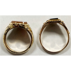 Victorian 15ct gold bloodstone lion intaglio, shield shaped signet ring and a 9ct gold agate dragon intaglio ring