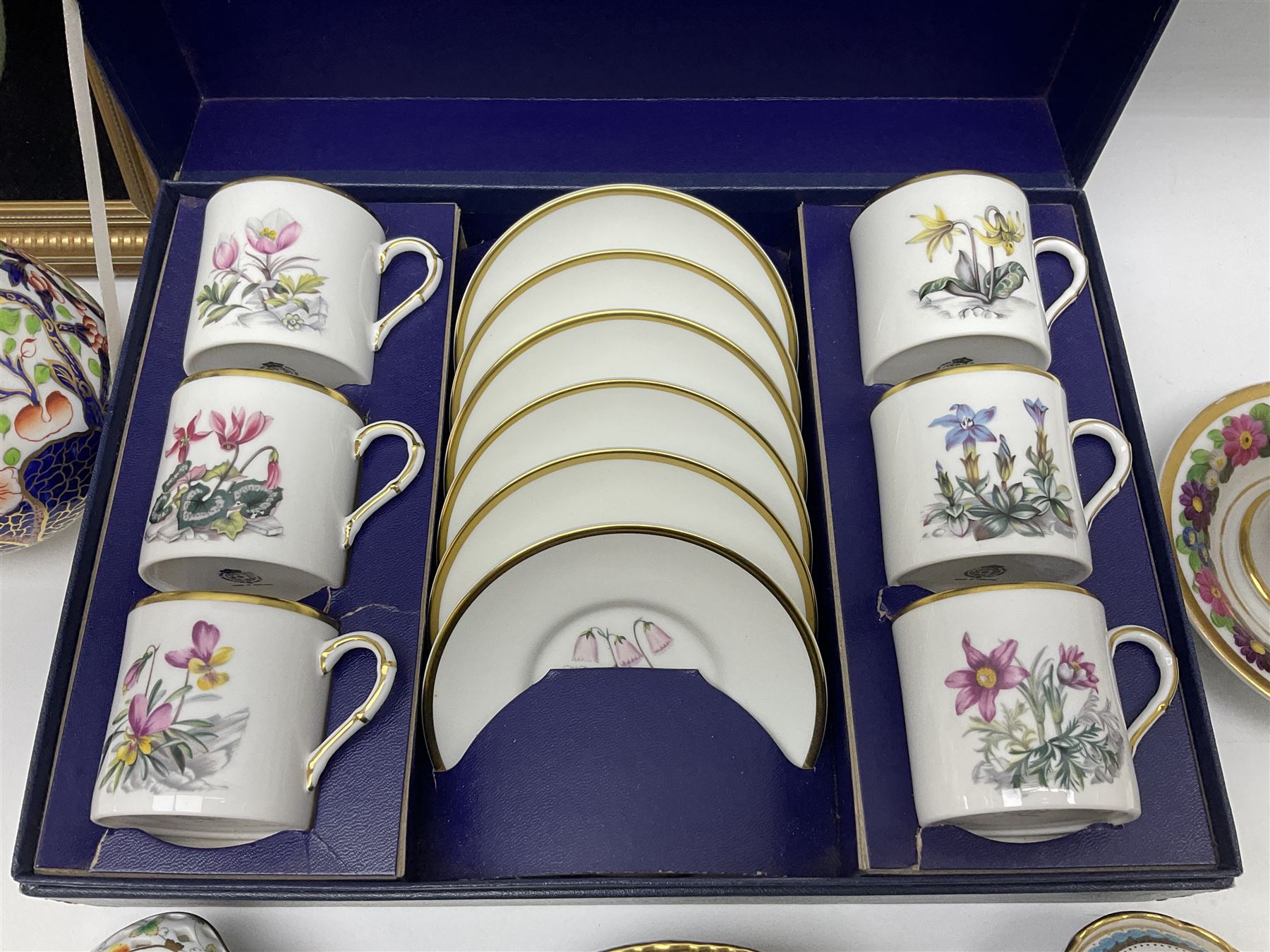 Copeland Spode tureen and platter, in peacock pattern, together with Herend Hungary trinket box and cover, Copeland vase and other ceramics 