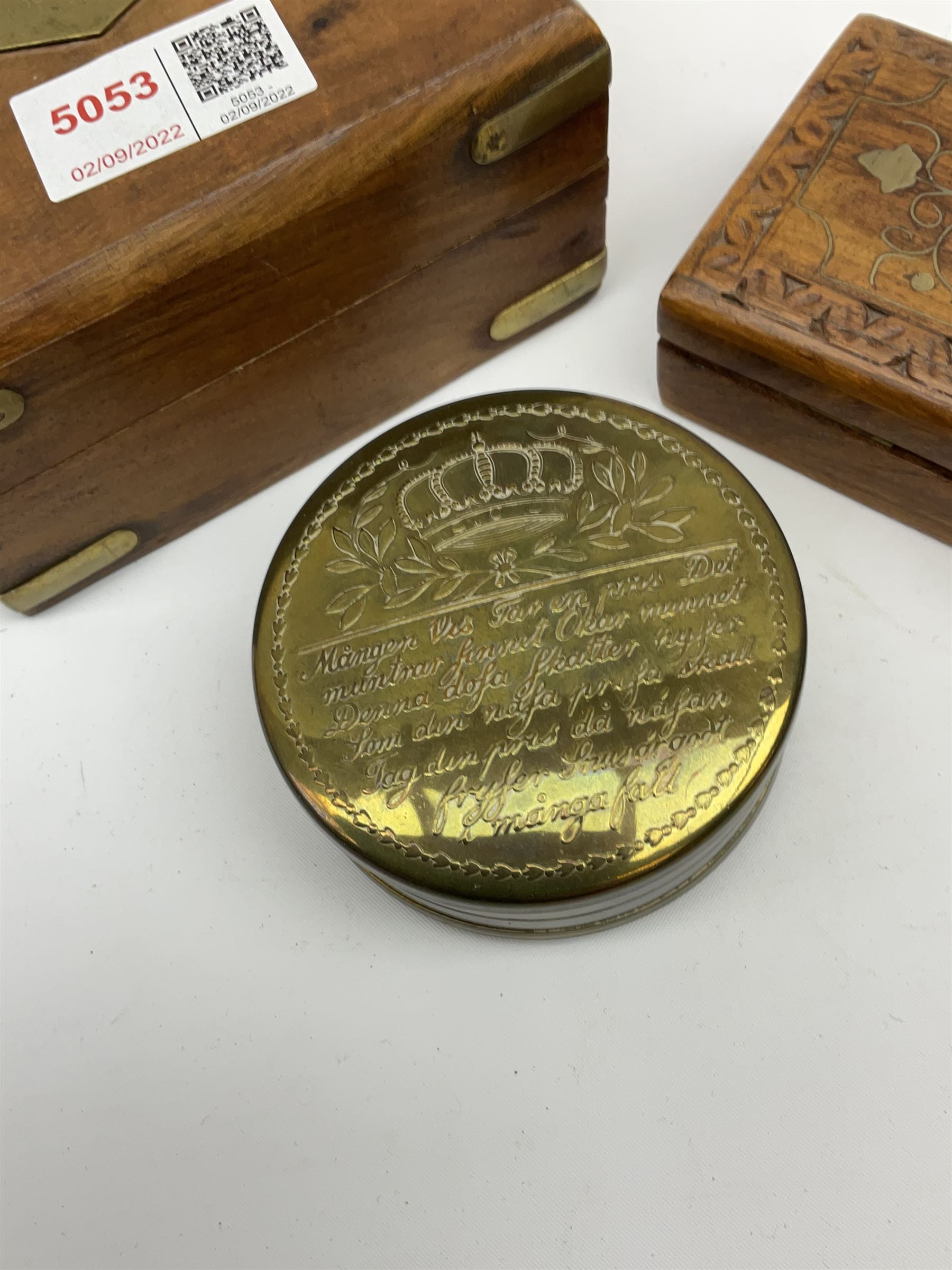 C.S.A. Stanley London 'Brinton Compass MKI 1862', brass trench art shell case trinket box, together with another box