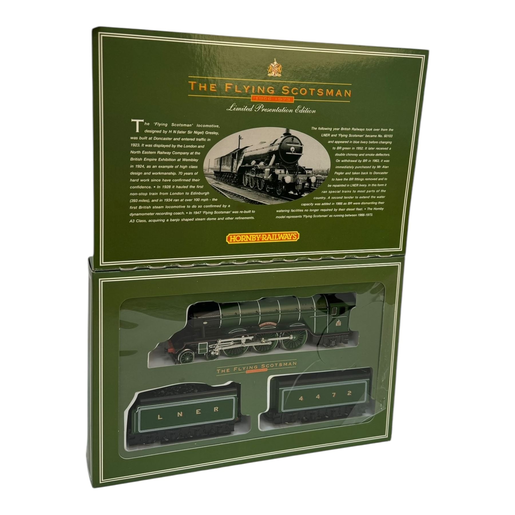 Hornby '00' gauge R075 The Flying Scotsman, Limited Presentation Edition, comprising locomotive and two tenders within presentation packaging with certificate