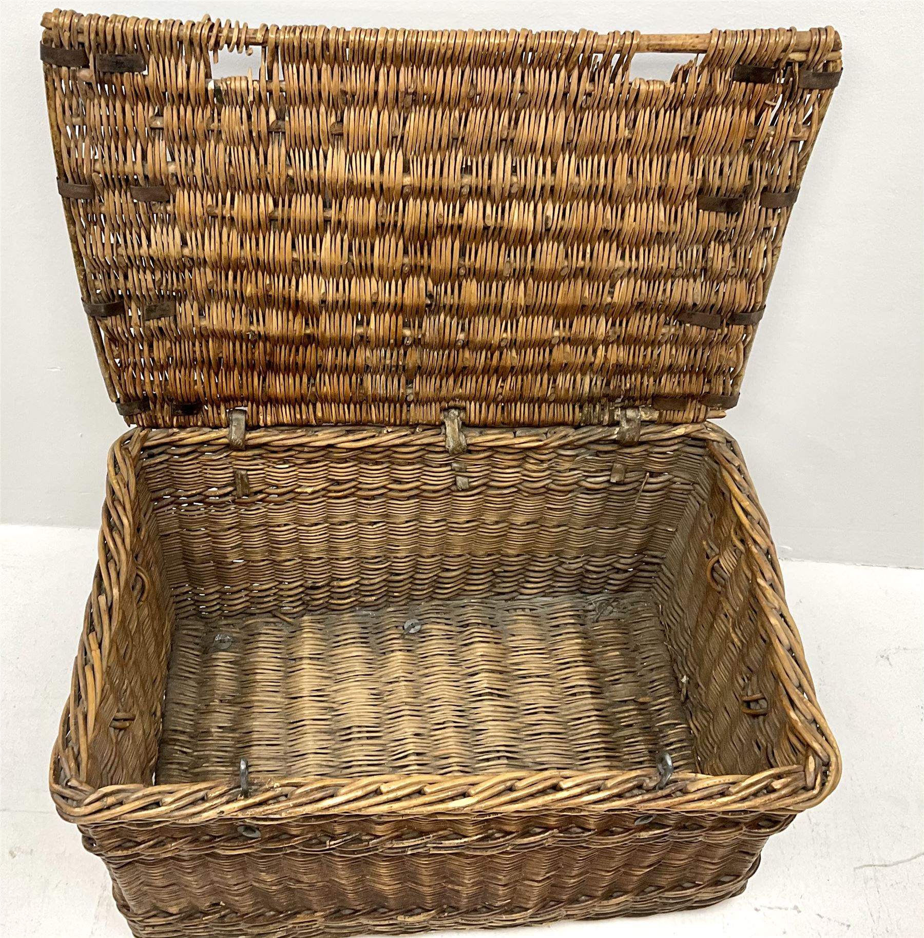 Large wicker theatre basket, single  hinged lid, two carrying handles